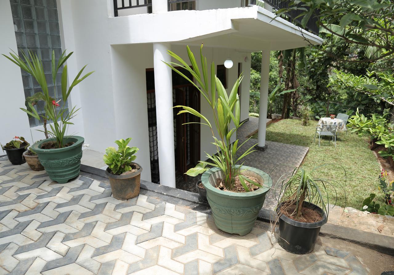 Miracle Villa Kandy Bagian luar foto