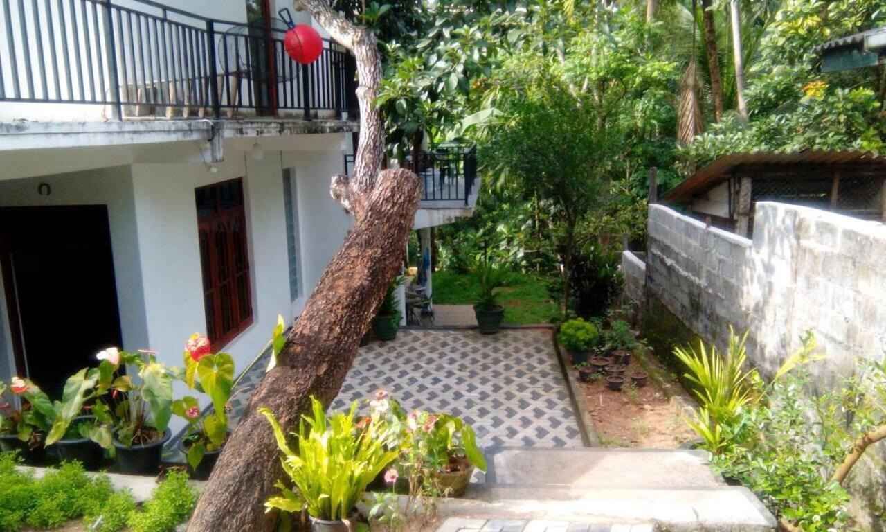 Miracle Villa Kandy Bagian luar foto